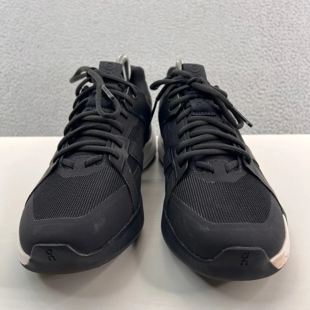 On Running The Roger Clubhouse Black White Sneakers Womens 10 3WD30050299